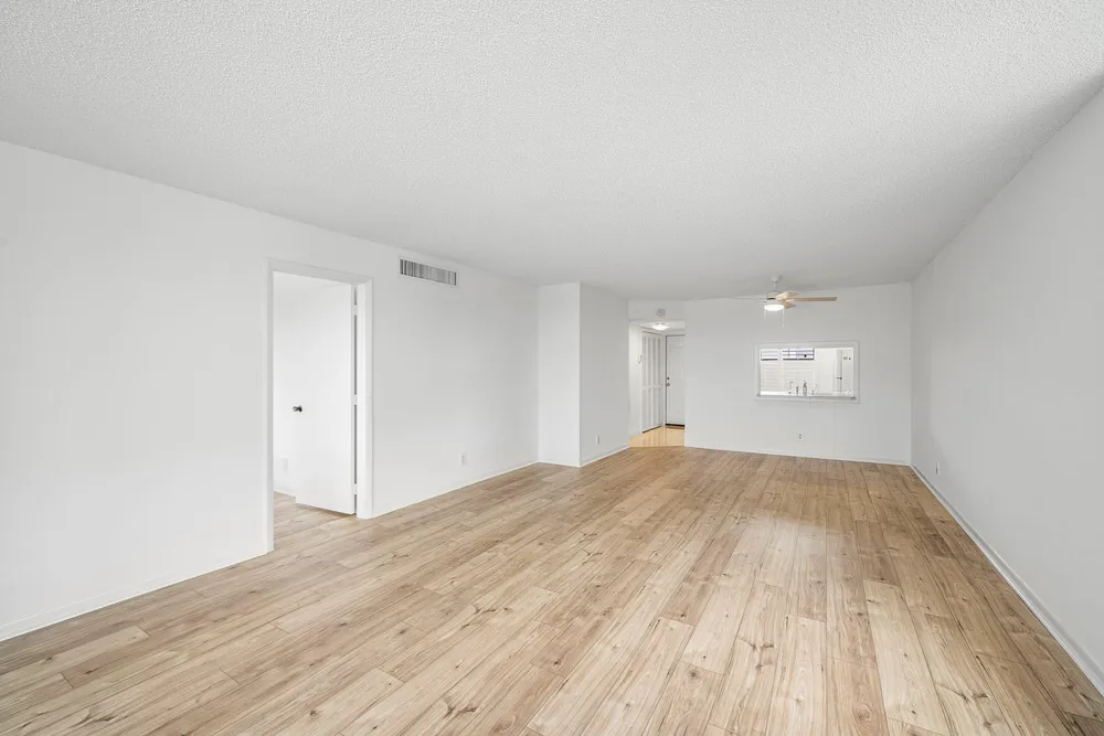921 Gardenia Dr, Delray Beach, FL 33483