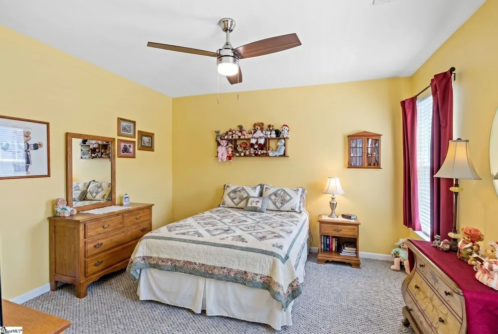 102 Seattle Slew Ln, Greenville, SC 29617