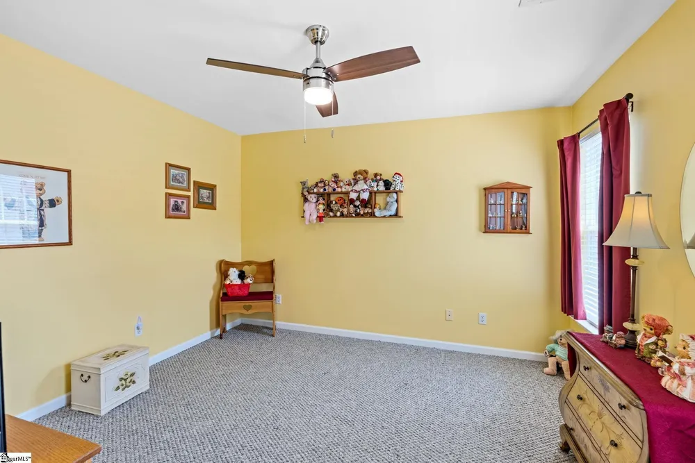 102 Seattle Slew Ln, Greenville, SC 29617