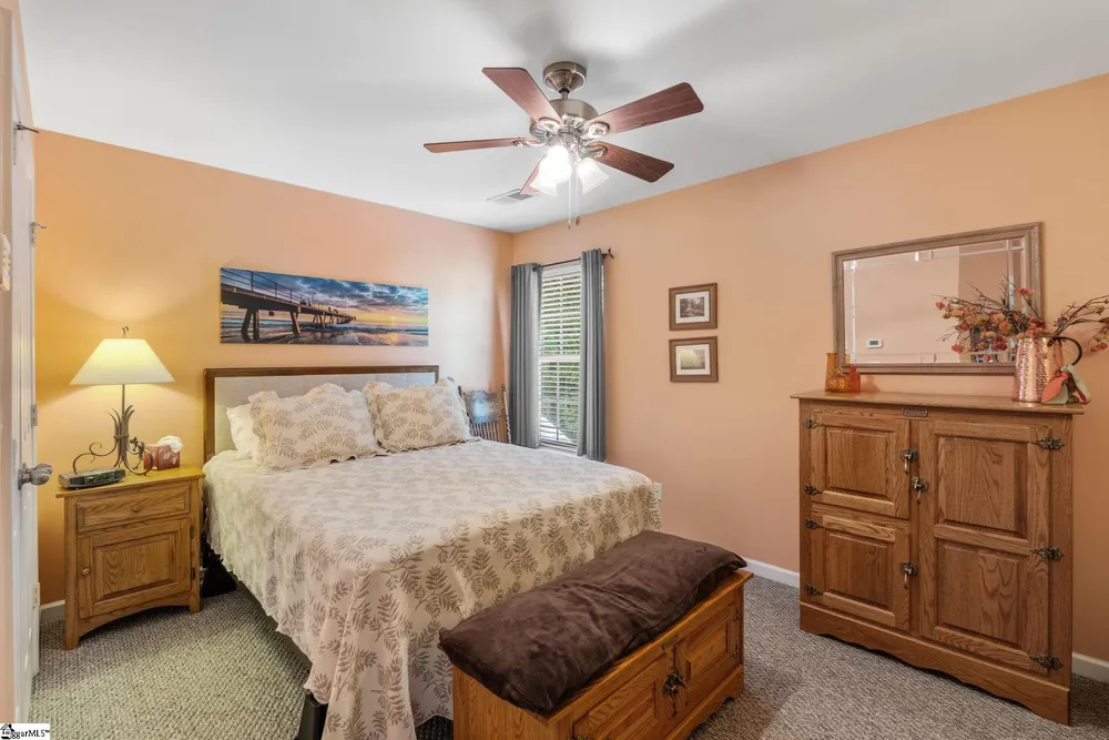 102 Seattle Slew Ln, Greenville, SC 29617