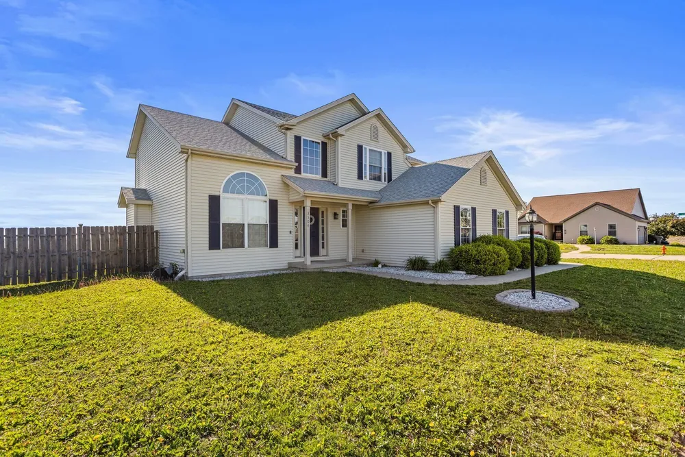 3504 S Myra Ridge Dr, Urbana, IL 61802