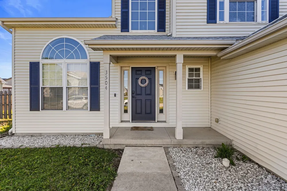 3504 S Myra Ridge Dr, Urbana, IL 61802