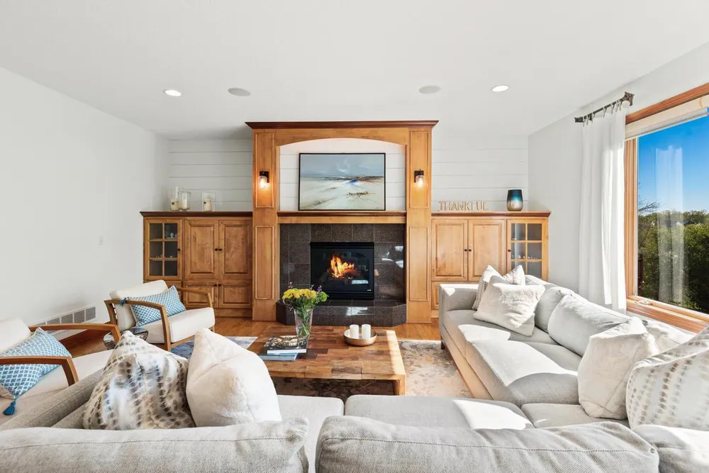 3910 Linden Pl, Medina, MN 55340