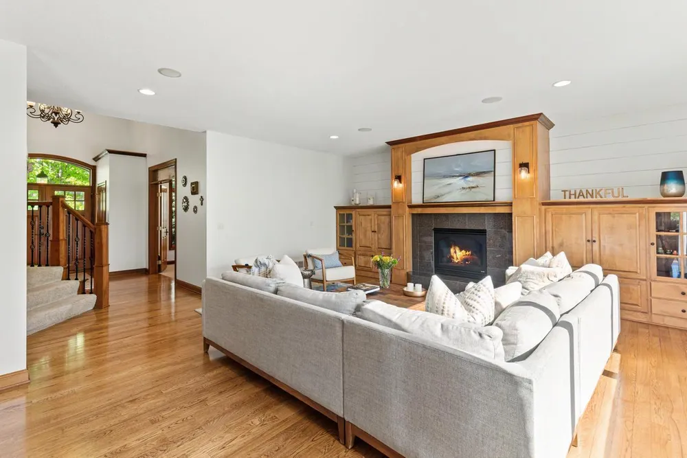 3910 Linden Pl, Medina, MN 55340