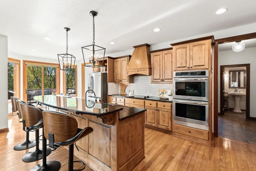 3910 Linden Pl, Medina, MN 55340