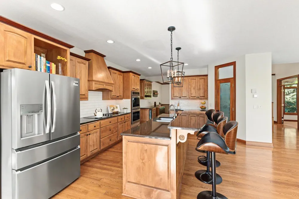 3910 Linden Pl, Medina, MN 55340