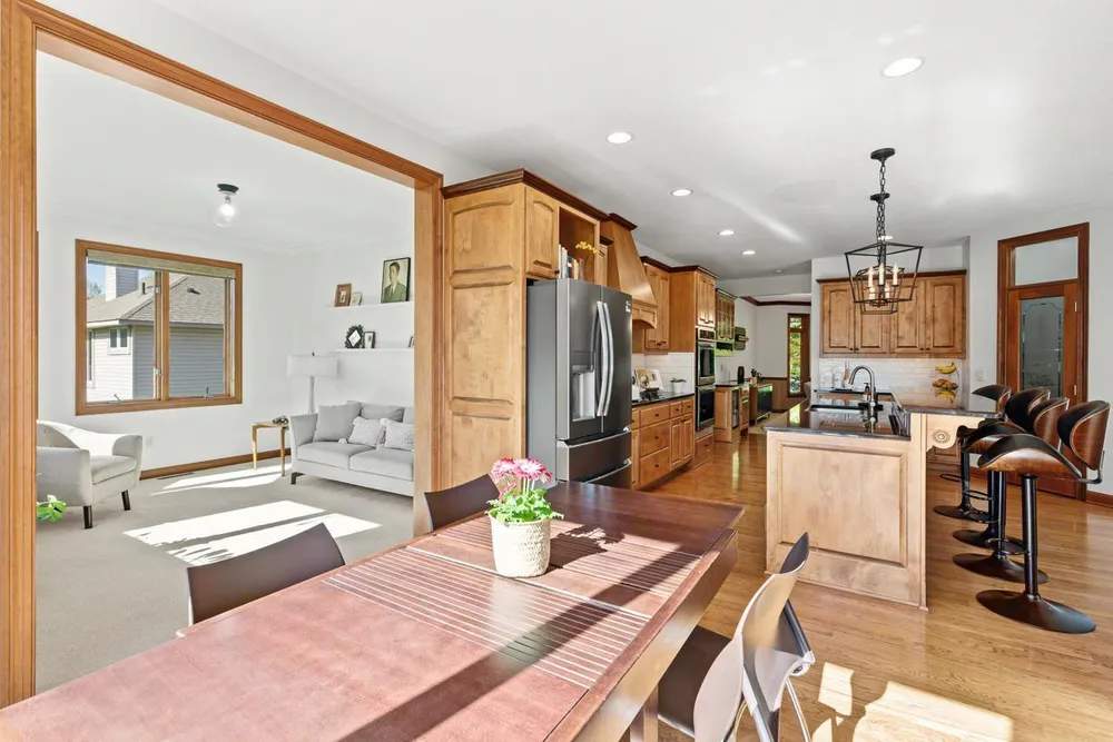 3910 Linden Pl, Medina, MN 55340