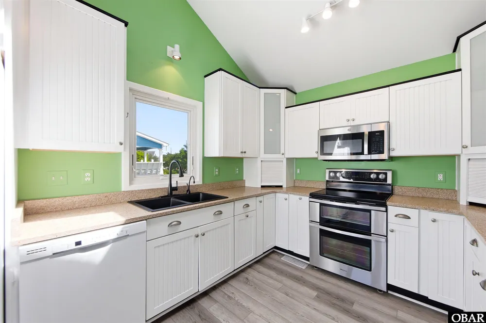 3102 Bay Dr, Kill Devil Hills, NC 27948