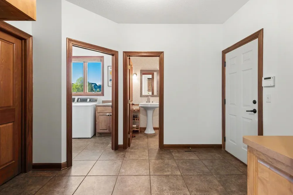 3910 Linden Pl, Medina, MN 55340
