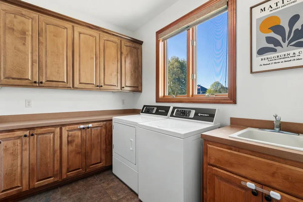 3910 Linden Pl, Medina, MN 55340