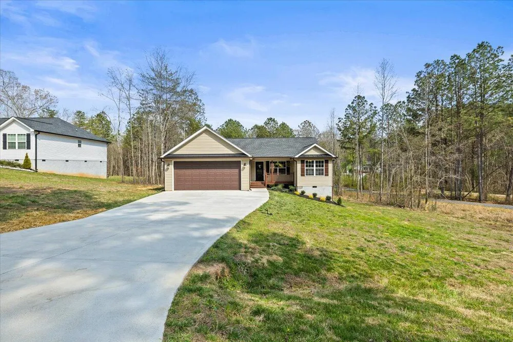 818 Bridges Rd, Rocky Face, GA 30740