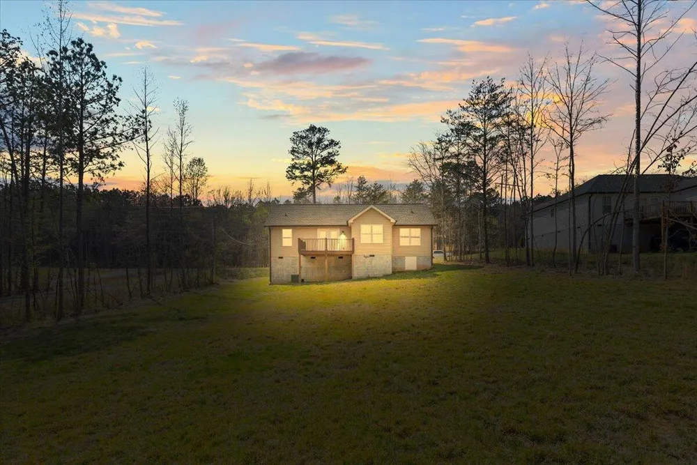 818 Bridges Rd, Rocky Face, GA 30740