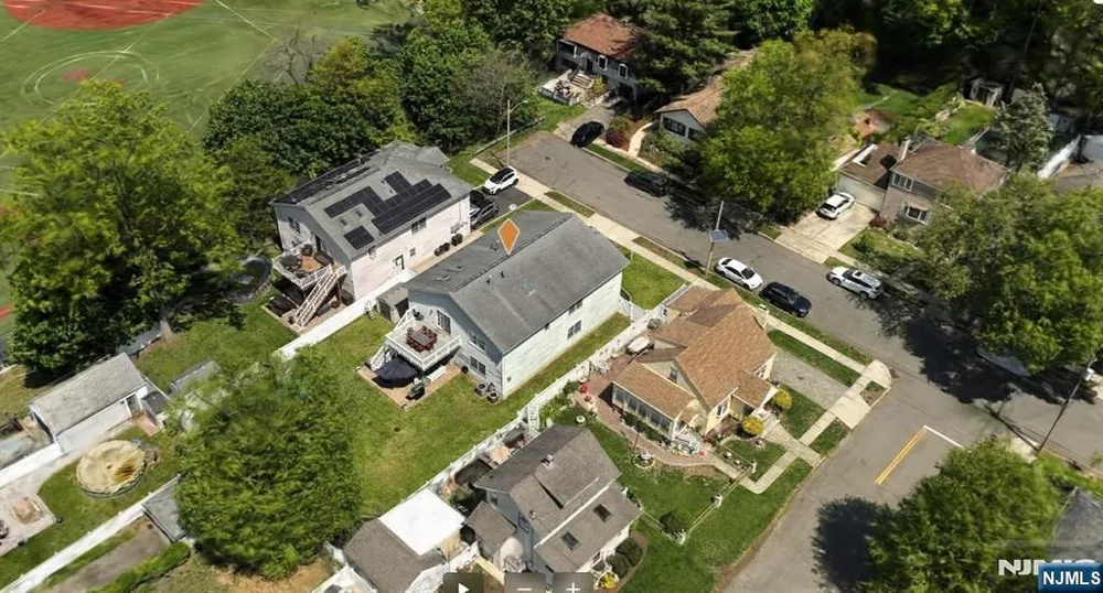 69 Thiem Ave, Rochelle Park, NJ 07662