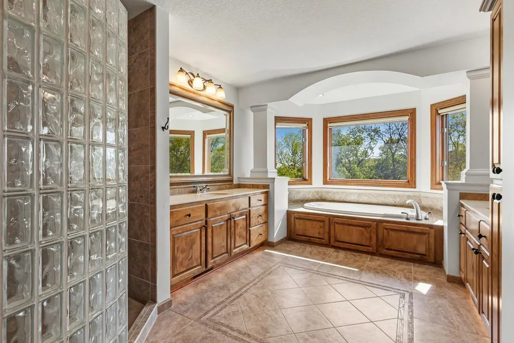 3910 Linden Pl, Medina, MN 55340