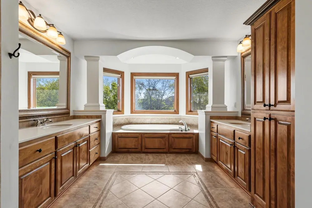 3910 Linden Pl, Medina, MN 55340