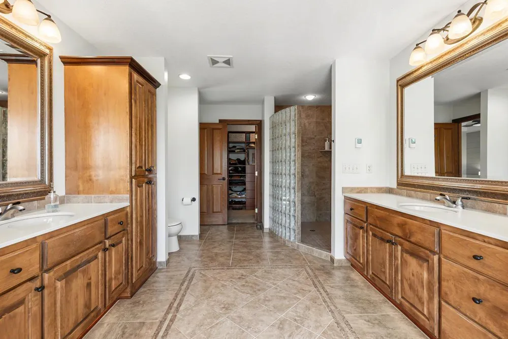 3910 Linden Pl, Medina, MN 55340