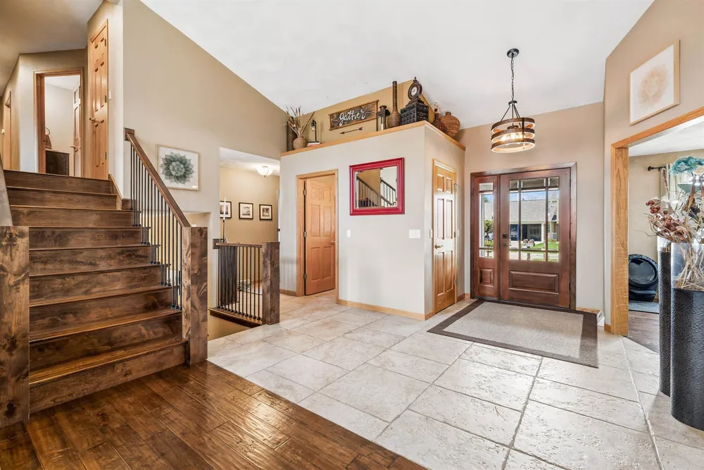 118 Shalimar Ct, Combined Locks, WI 54113
