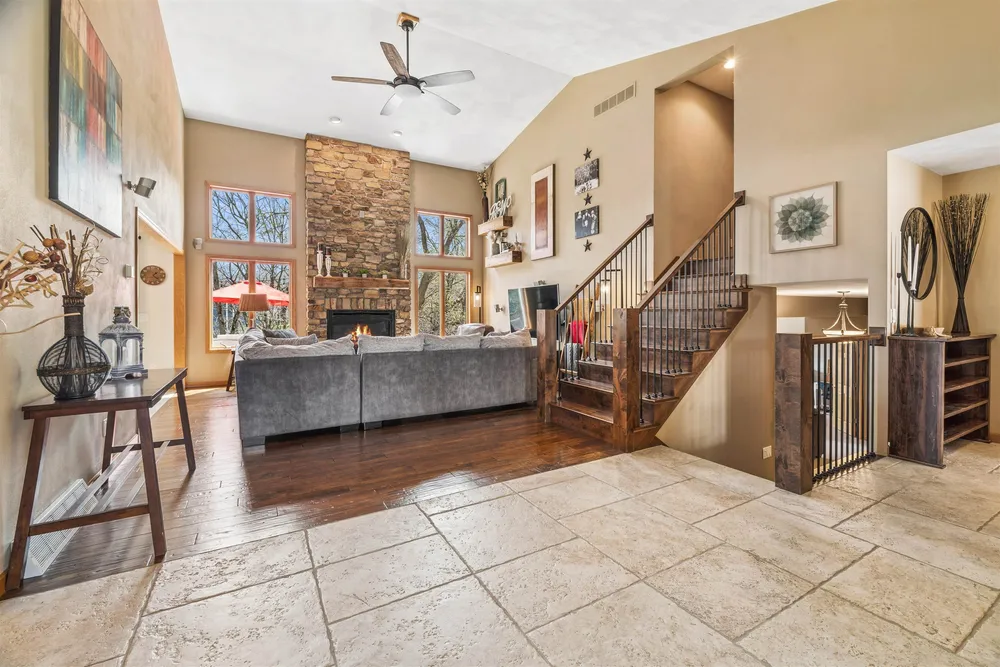 118 Shalimar Ct, Combined Locks, WI 54113