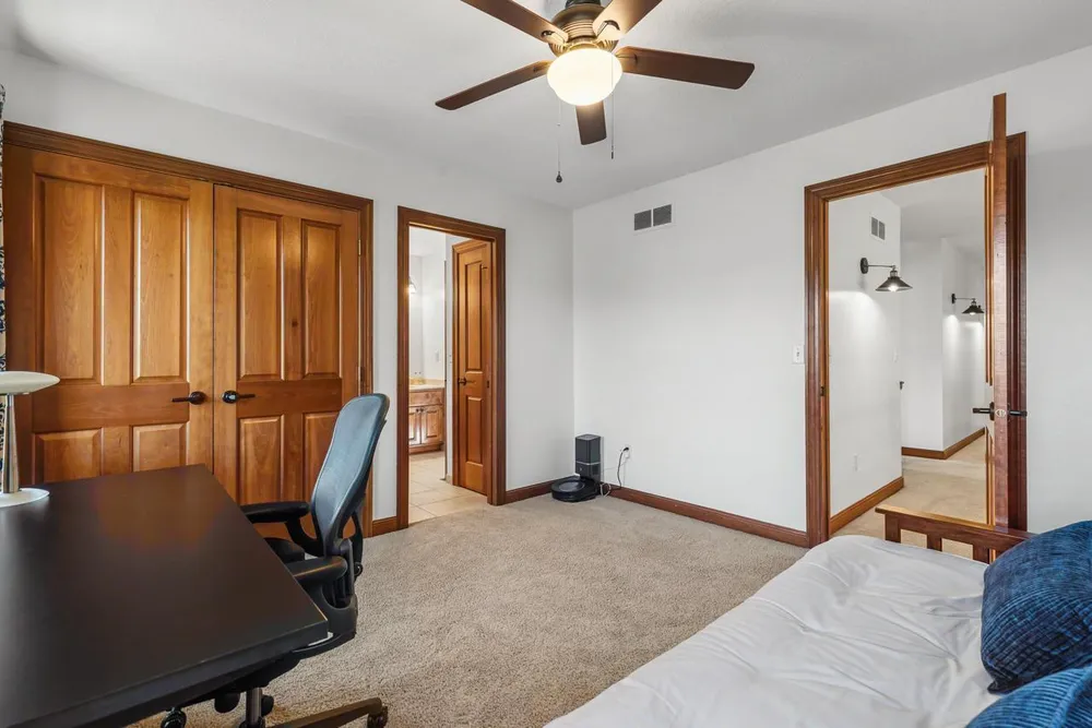 3910 Linden Pl, Medina, MN 55340