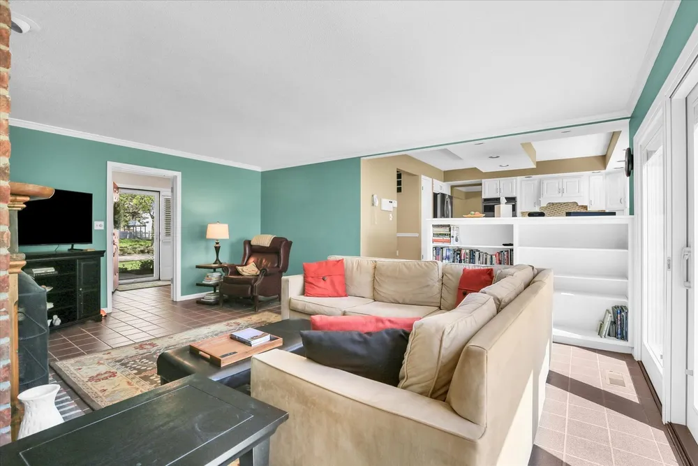 3405 Lakeshore Drive, Champaign, IL 61822