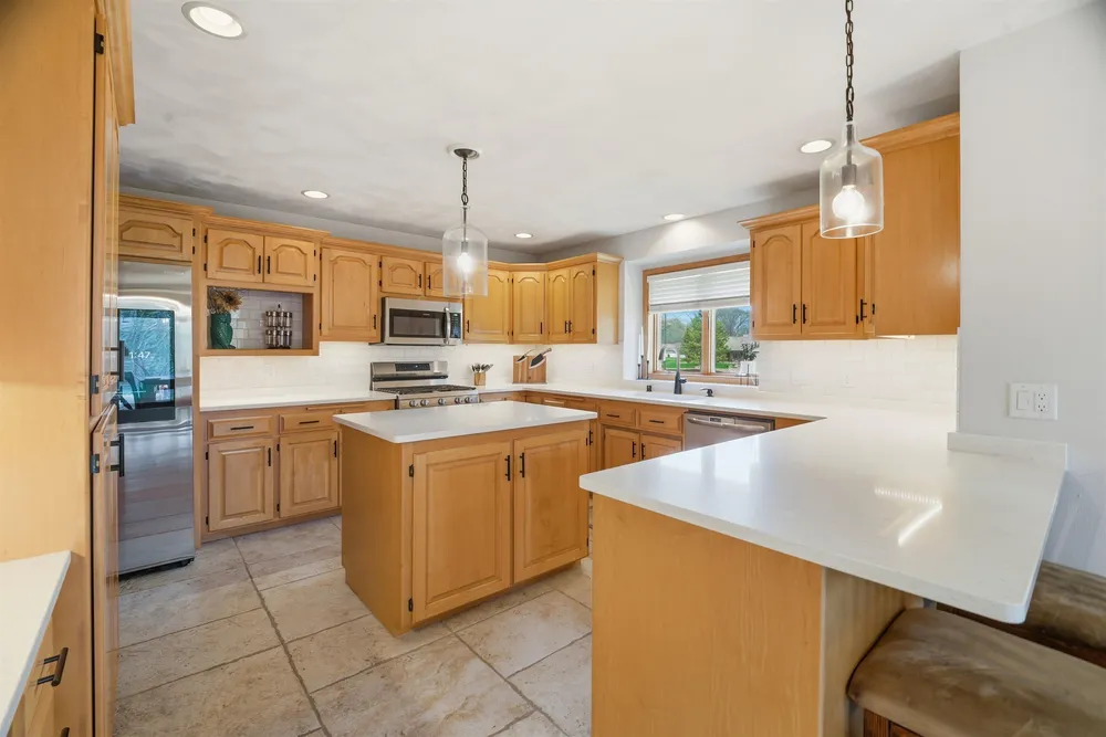118 Shalimar Ct, Combined Locks, WI 54113