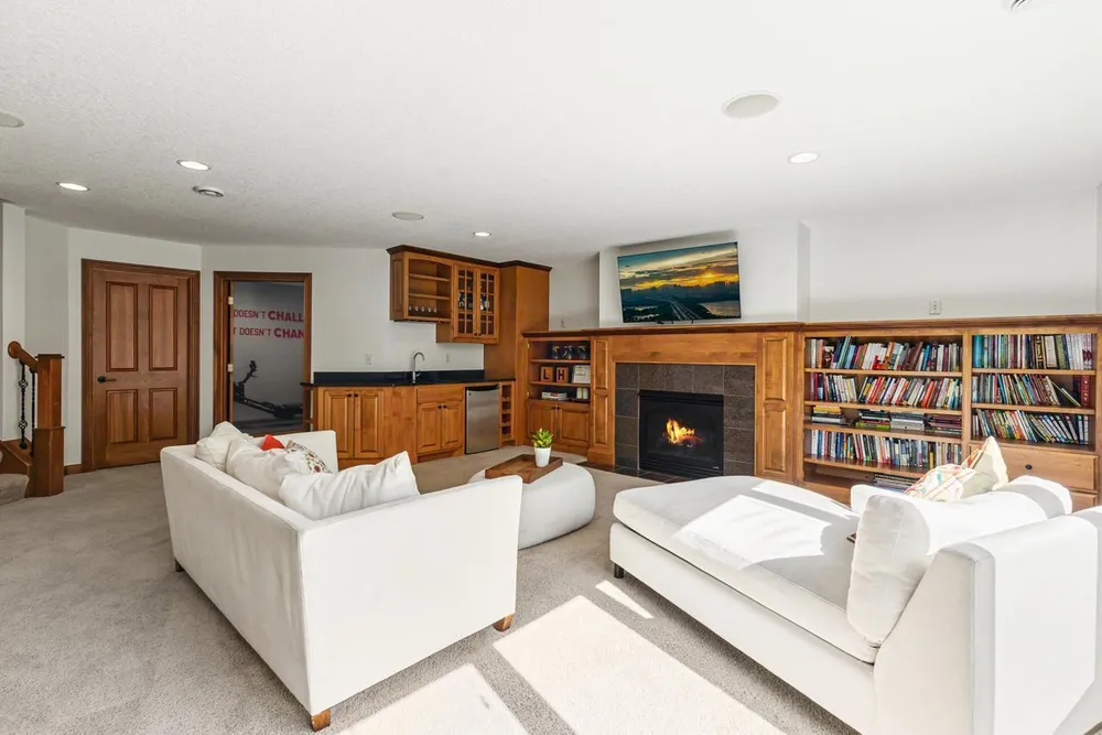 3910 Linden Pl, Medina, MN 55340