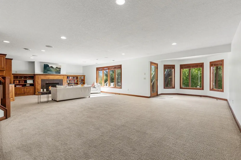 3910 Linden Pl, Medina, MN 55340