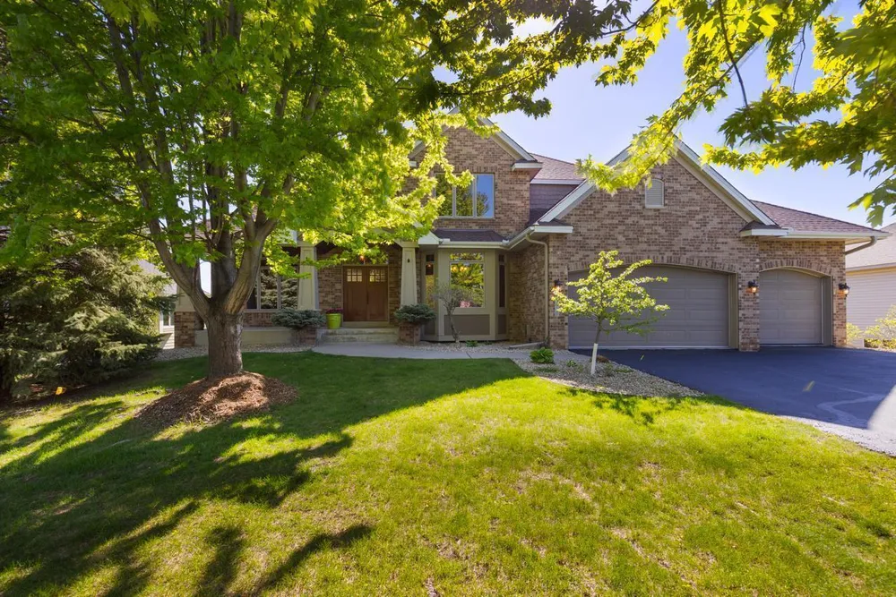 3910 Linden Pl, Medina, MN 55340