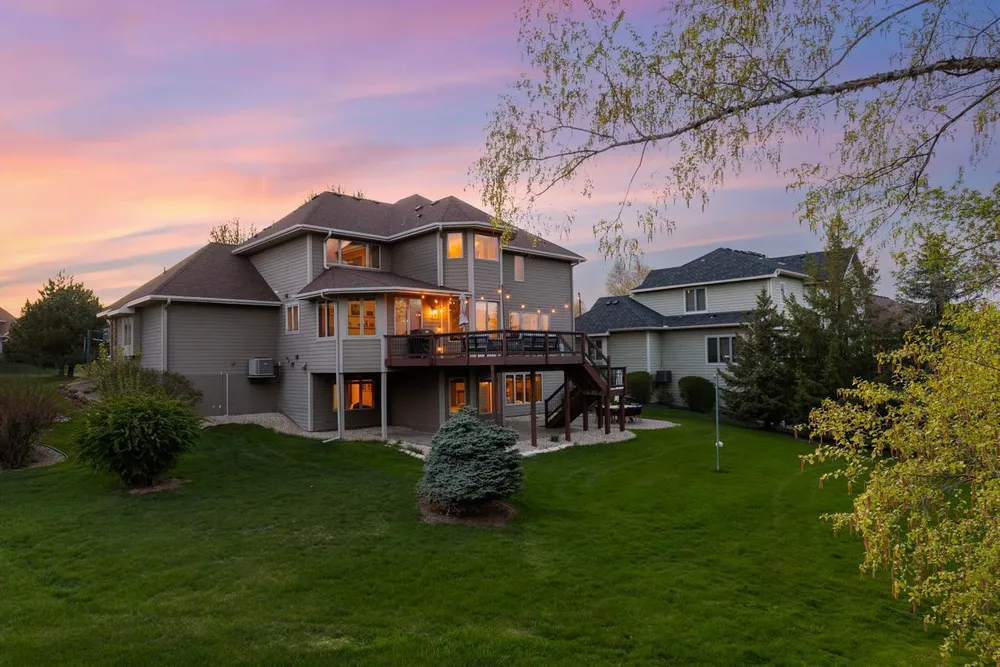3910 Linden Pl, Medina, MN 55340