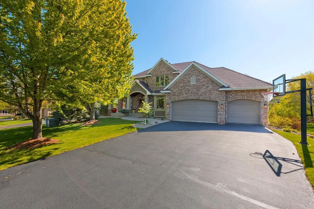 3910 Linden Pl, Medina, MN 55340