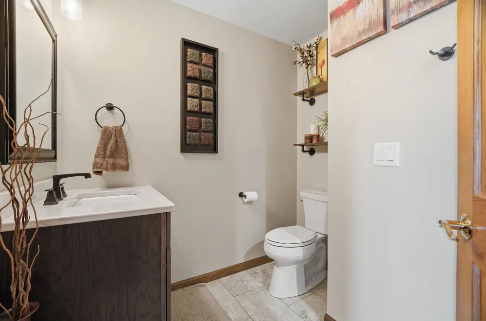 118 Shalimar Ct, Combined Locks, WI 54113