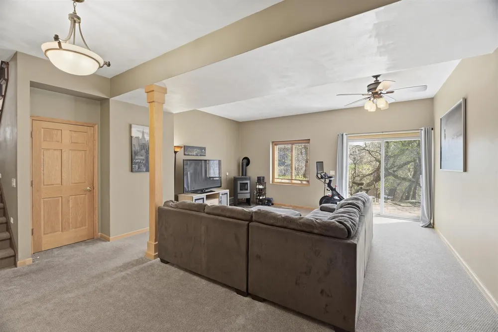 118 Shalimar Ct, Combined Locks, WI 54113
