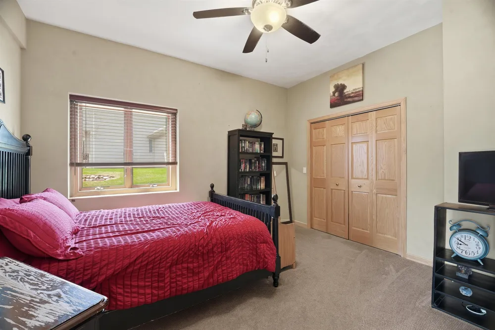 118 Shalimar Ct, Combined Locks, WI 54113