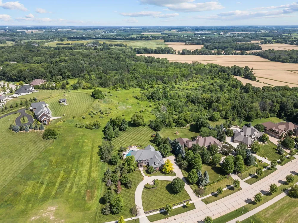 2730 E Apple Hill Blvd, Appleton, WI 54913