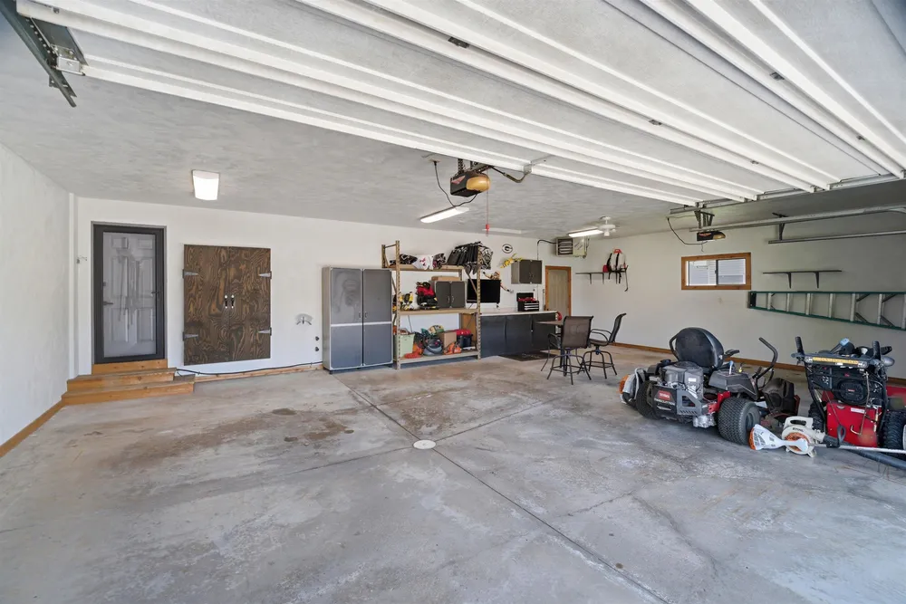 118 Shalimar Ct, Combined Locks, WI 54113