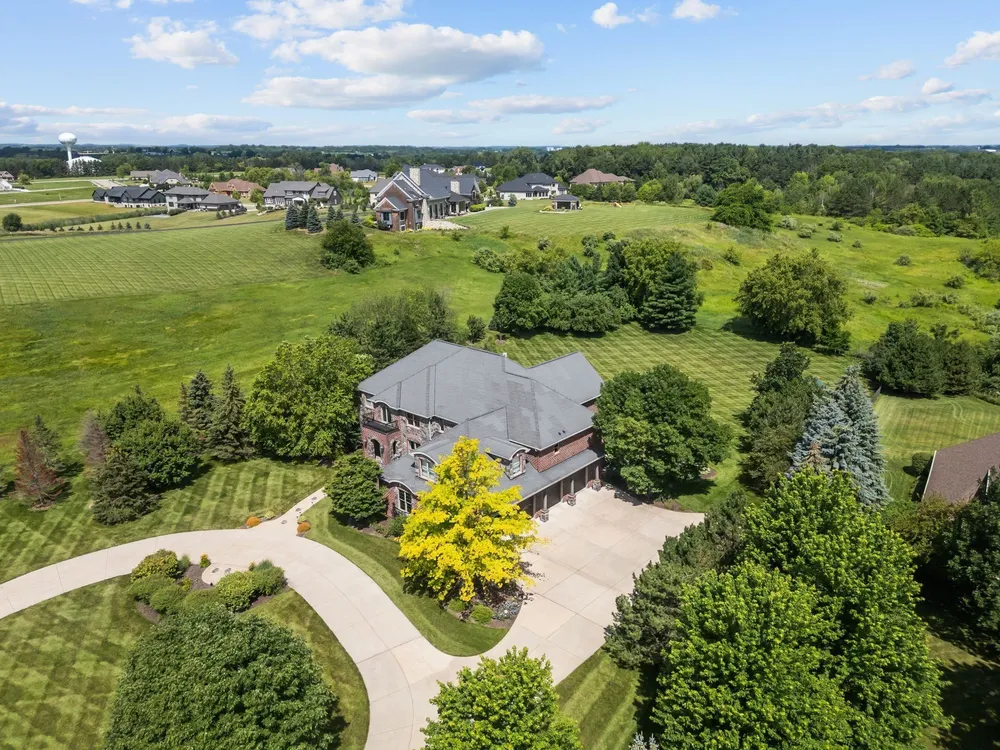 2730 E Apple Hill Blvd, Appleton, WI 54913
