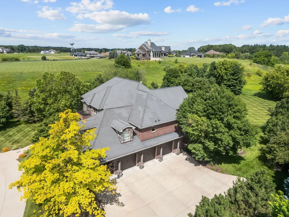 2730 E Apple Hill Blvd, Appleton, WI 54913