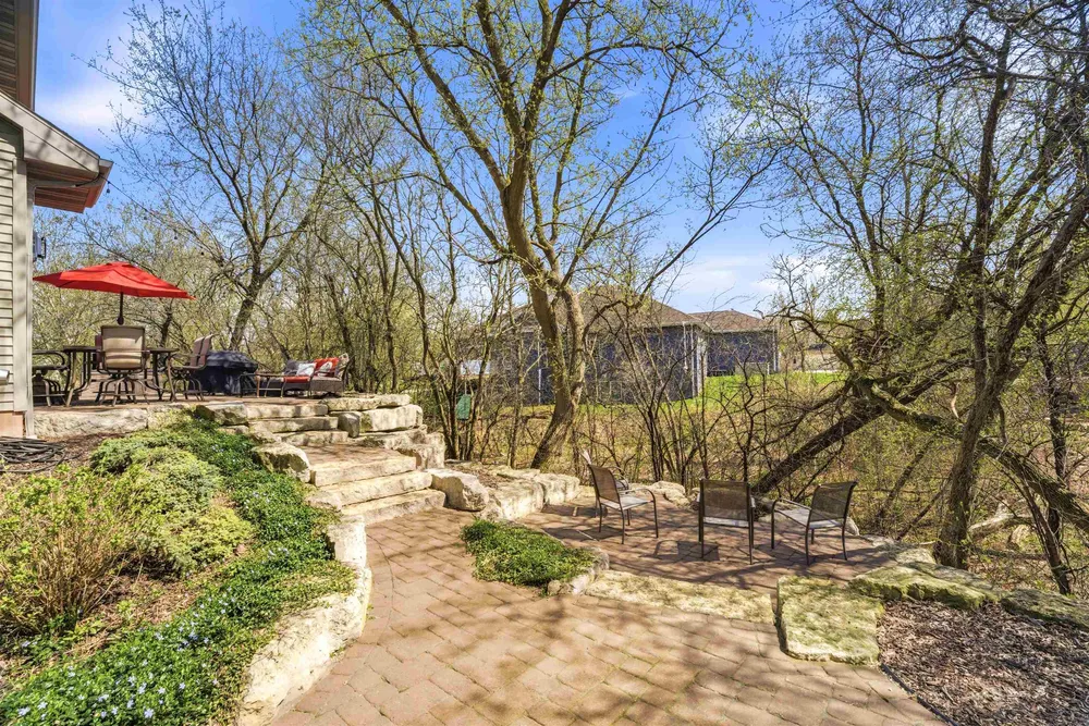 118 Shalimar Ct, Combined Locks, WI 54113