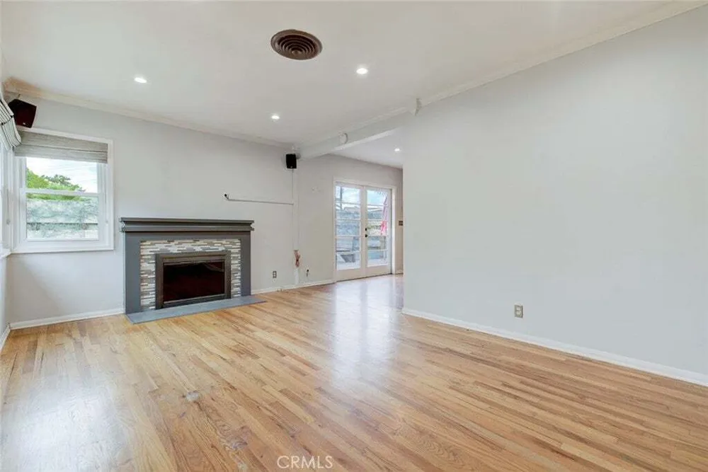 7732 Westland Ave, North Hollywood, CA 91605-2235