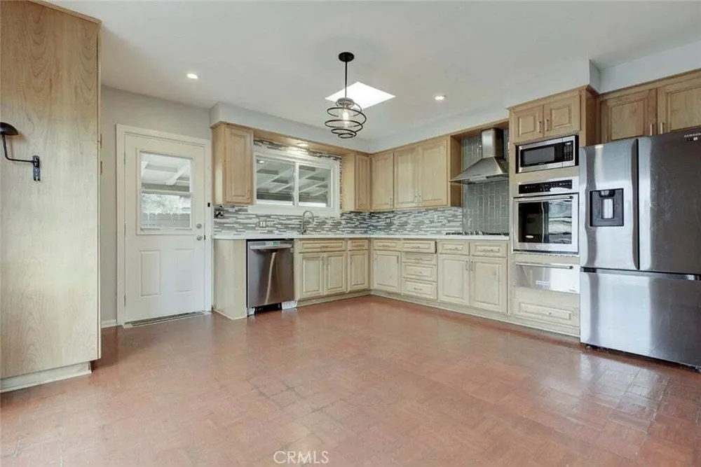 7732 Westland Ave, North Hollywood, CA 91605-2235