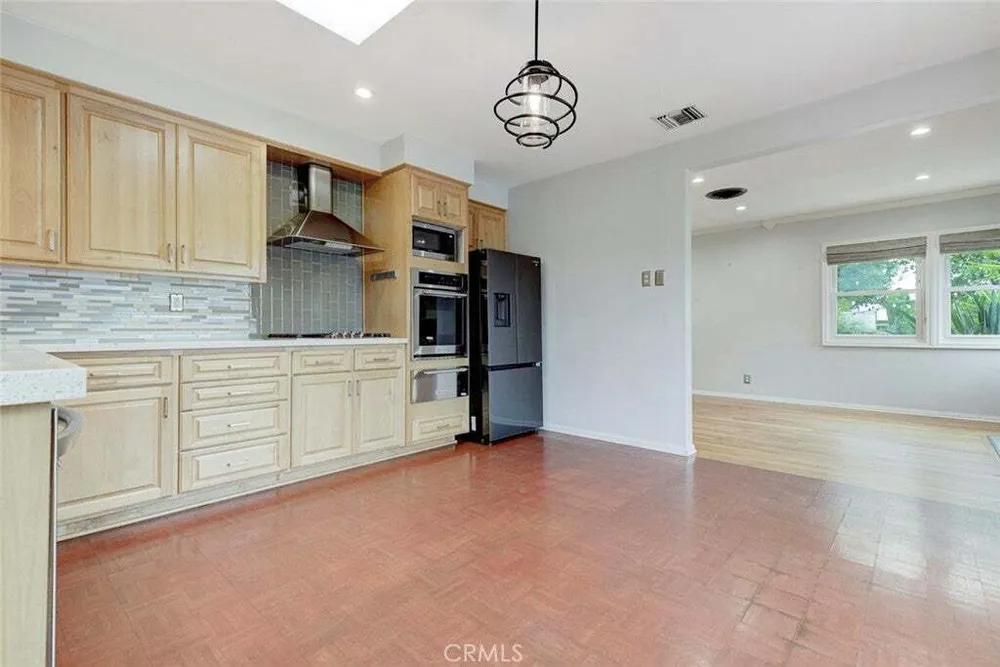 7732 Westland Ave, North Hollywood, CA 91605-2235