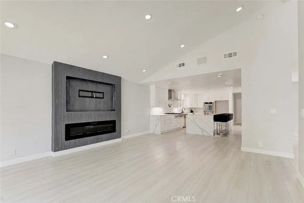 9450 Tampa Ave, Northridge, CA 91324