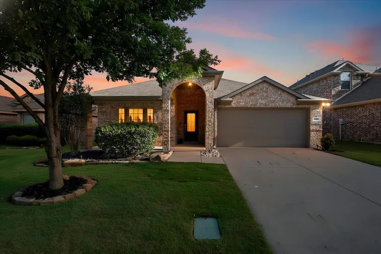 820 Austin Ln, Lavon, TX 75166