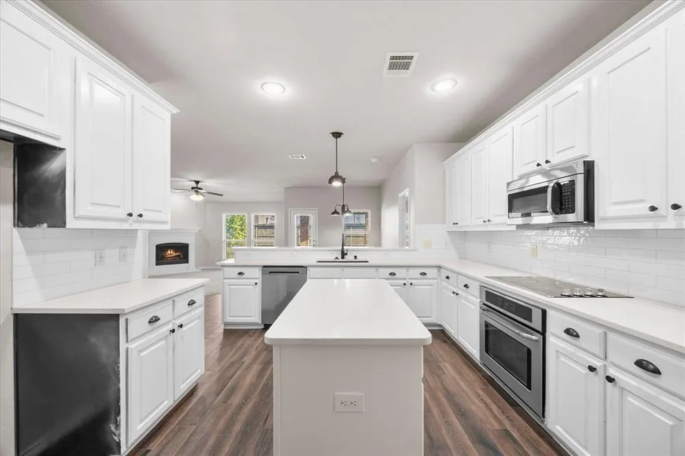 820 Austin Ln, Lavon, TX 75166