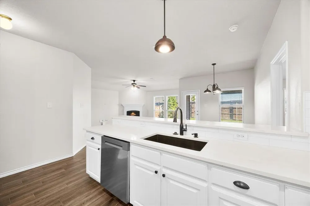 820 Austin Ln, Lavon, TX 75166