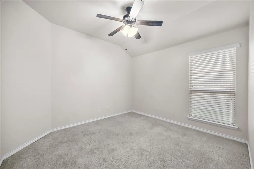 820 Austin Ln, Lavon, TX 75166