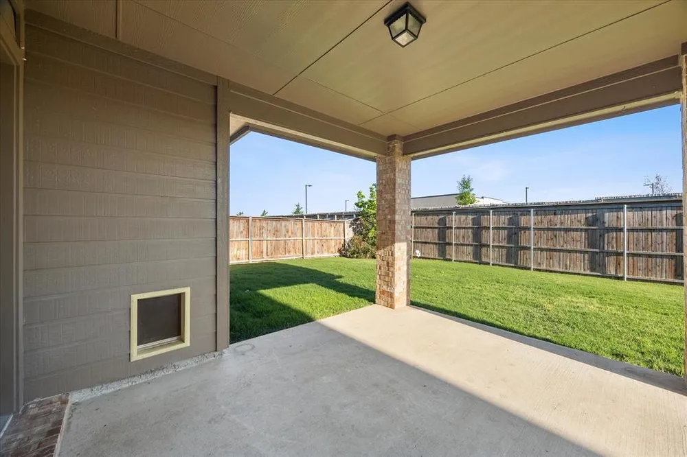 820 Austin Ln, Lavon, TX 75166