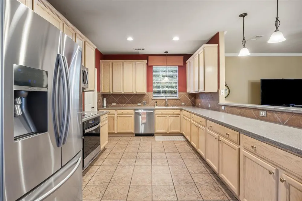 6317 Bear Run Rd, The Colony, TX 75056