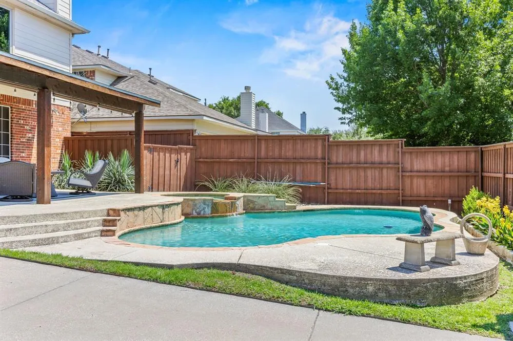 6317 Bear Run Rd, The Colony, TX 75056