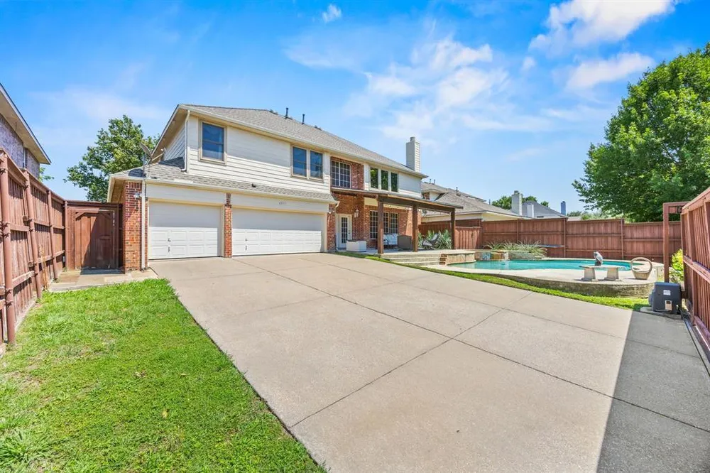 6317 Bear Run Rd, The Colony, TX 75056